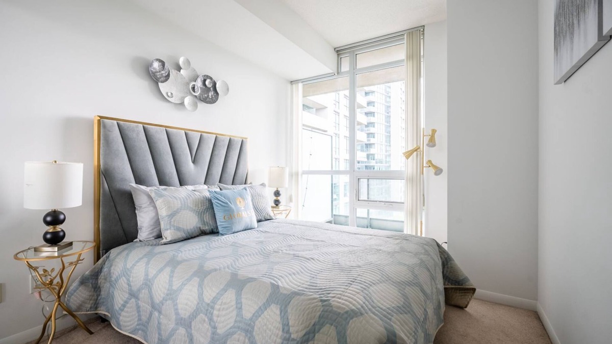 Fort York Condo | GLOBALSTAY. Bright 1Br+Den Unit in Downtown