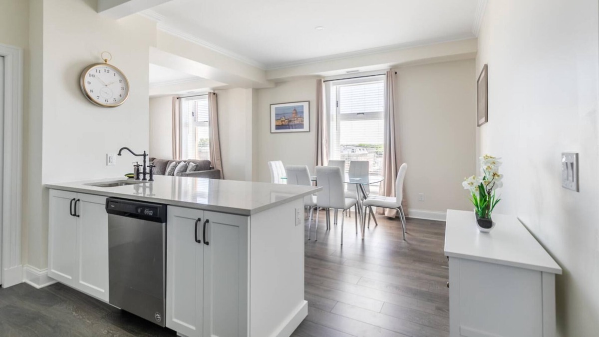 Smiths Falls Apartment | GLOBALSTAY . Rideau 2Br Signature Apartment Free Parking