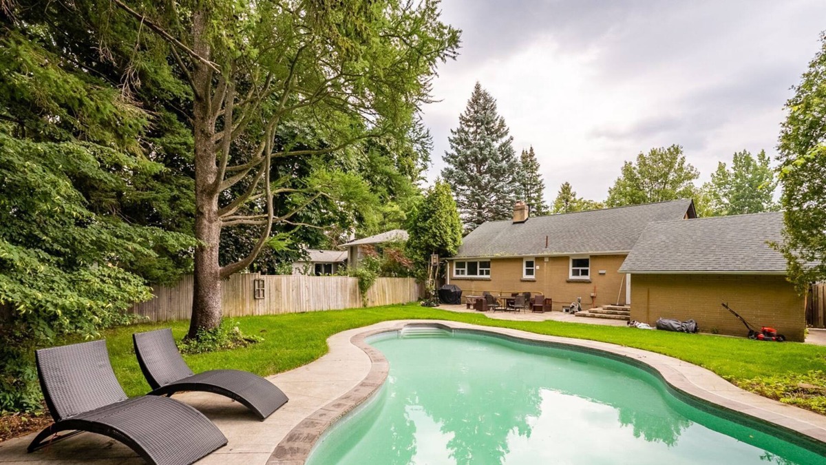 Mineola House | GLOBALSTAY. Gorgeous 4BR House in Mississauga. Swimming Pool