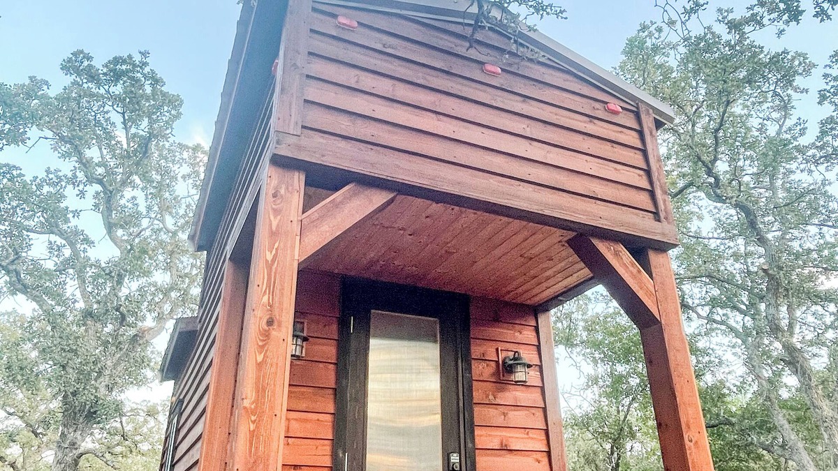 Eastland Cabin | Glorious 1 Lake Eastland Glamping Tiny Town Love Byrd