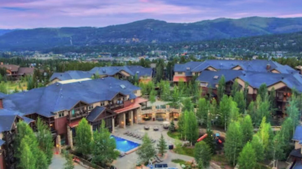 Four O'Clock Hotel | Glorious 2 Bedroom at Grand Timber Lodge in Breck - sleeps 8n