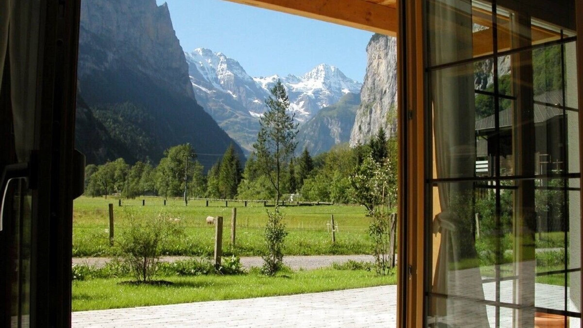 Lauterbrunnen Apartment | Glorious views and Alpine meadows - perfect summer and winter retreat