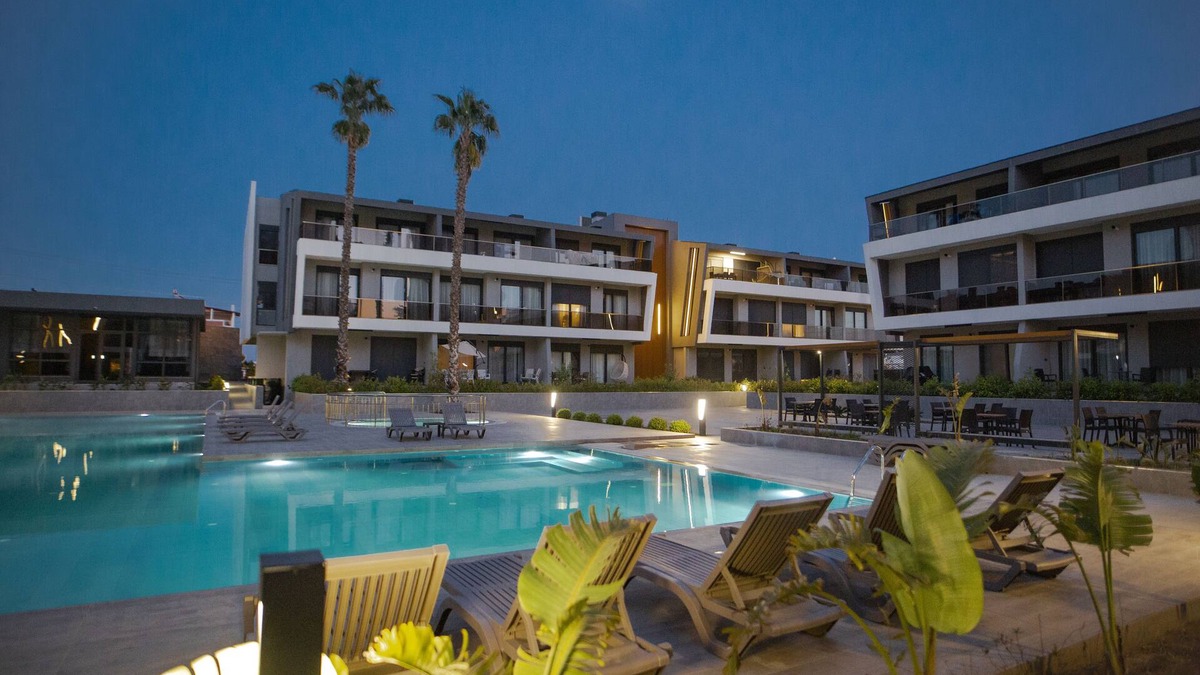 Lara Condo | Glory Life