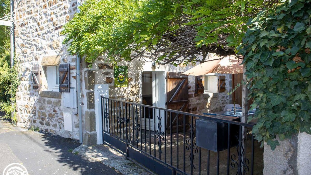 Authezat House | Glycine - Authezat - Gîte