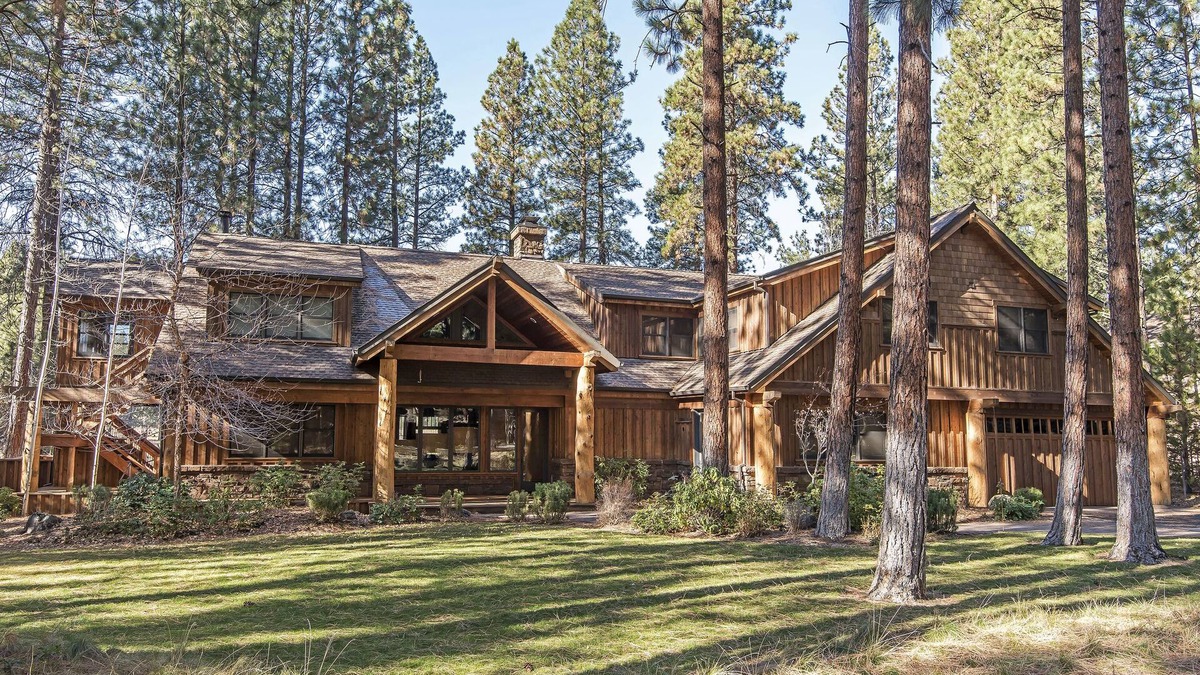 Sisters House | GM167 | Booking cancelled! Available July 4th! Stunning, Spacious Log Home!