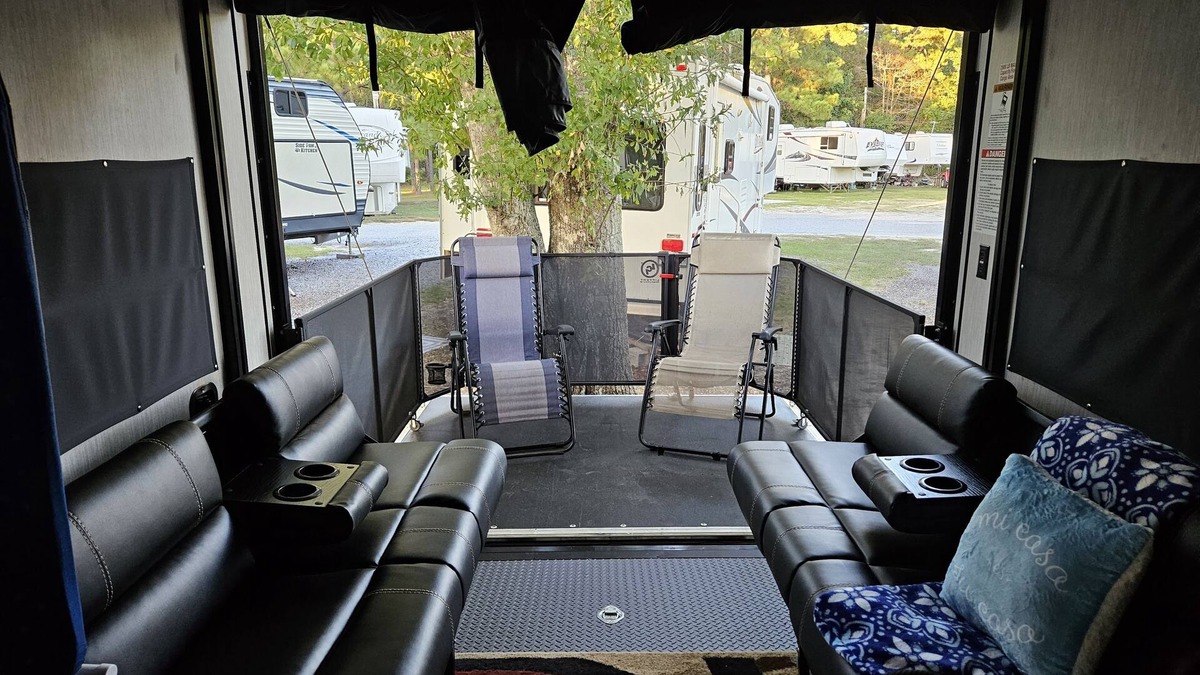Gautier House | Go Fish! 37' RV (Forrest River Wolf Pack)