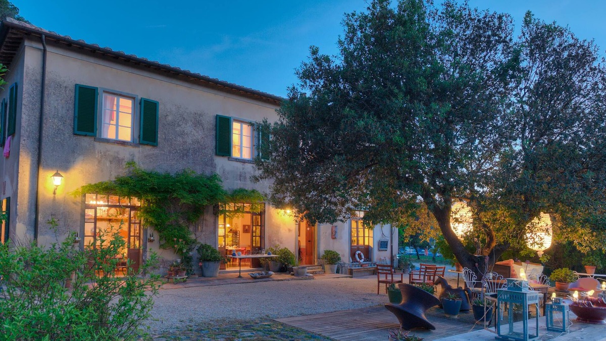 Portoferraio House | Gorgeous art-filled villa facing turquoise sea