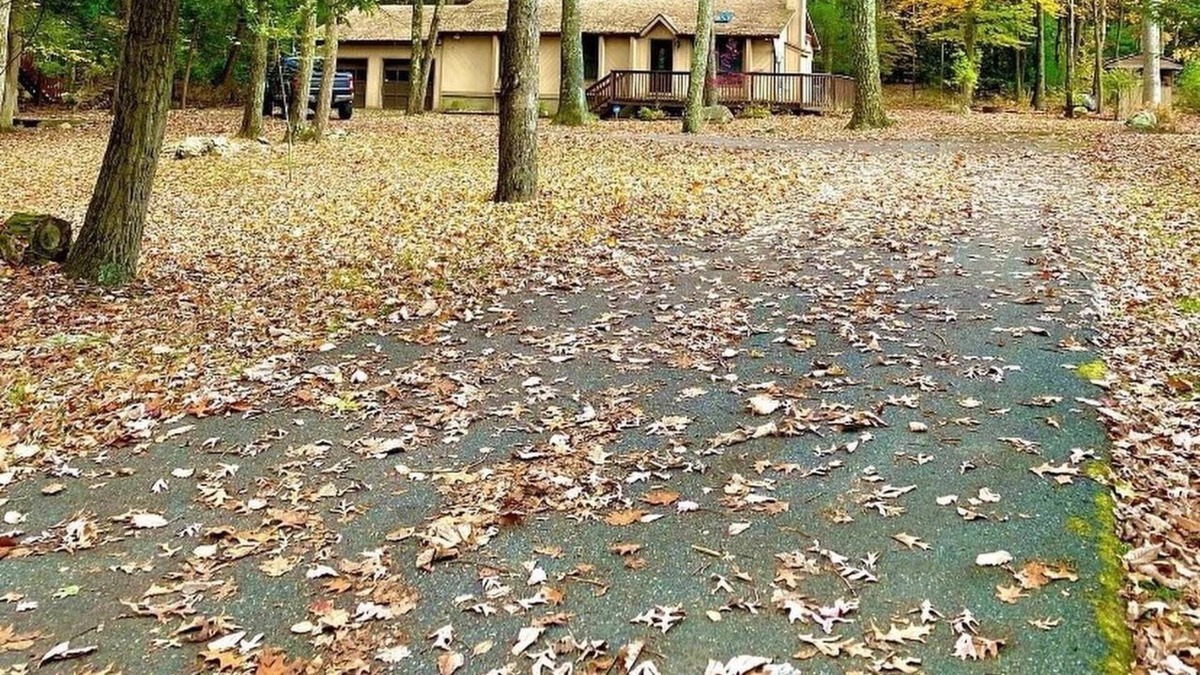 Stroudsburg House | Go karts, skiing, Atv tours, waterpark, spa, shopping less than 24 minutes away!