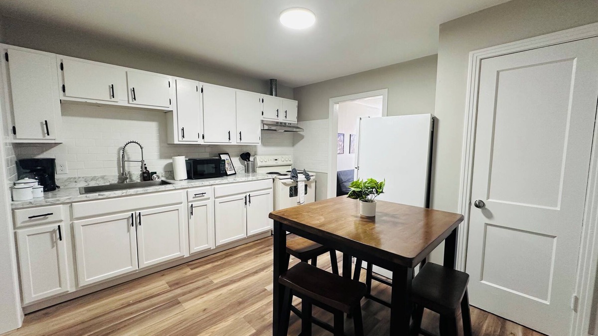 Bossier City House | Goat on Glacier