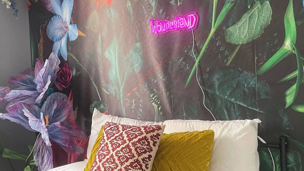 Poplar Apartment | Goddess Garden Hideaway 2 Minutes to Fishtown with Fairy Movie Room