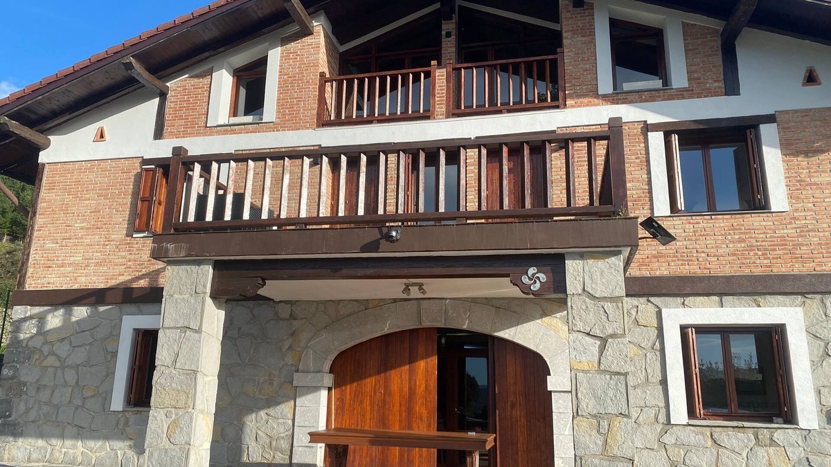 Gautegiz Arteaga Villa | Goitisolo farmhouse, in the heart of the Urdaibai biosphere reserve.