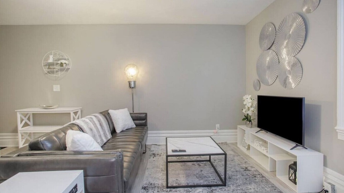 Grand Rapids Apartment | Gold 2 · Stunning Couples Retreat - Downtown Getaway