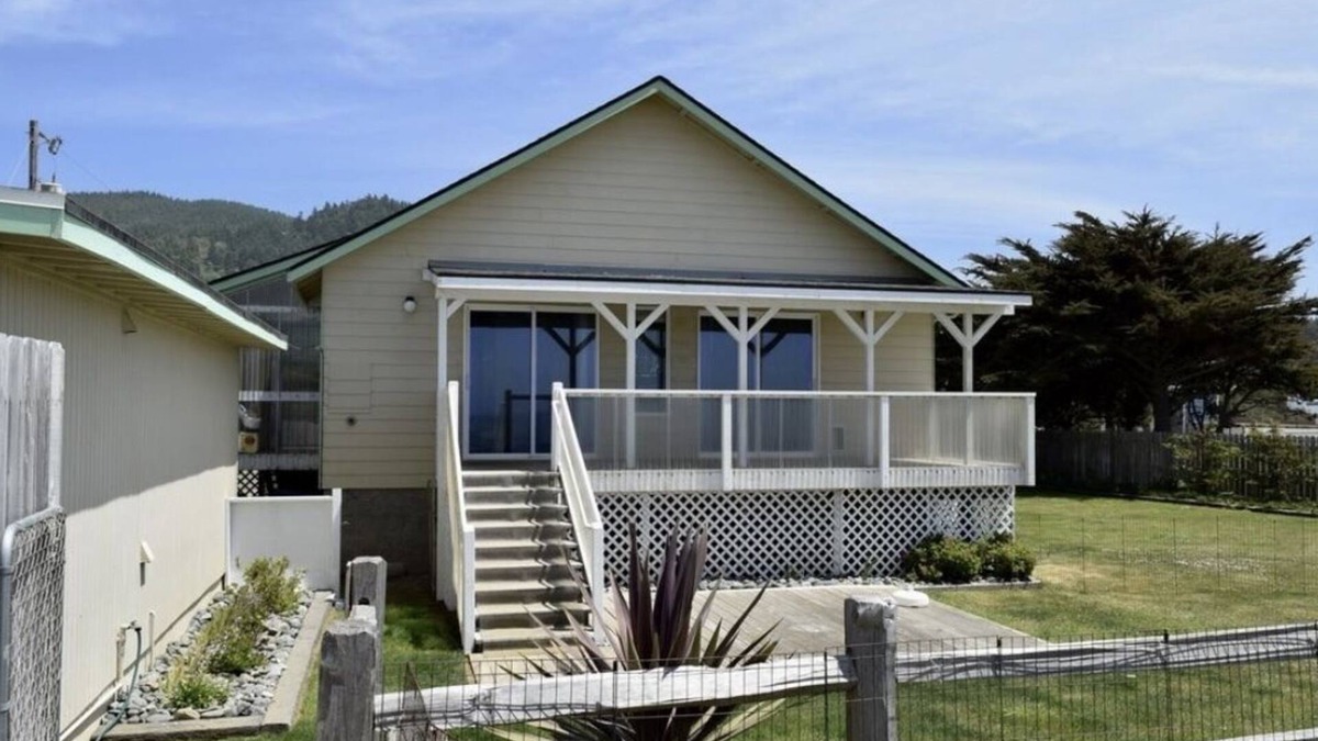 Gold Beach House | Gold Beach Bluff House at Nesika Beach