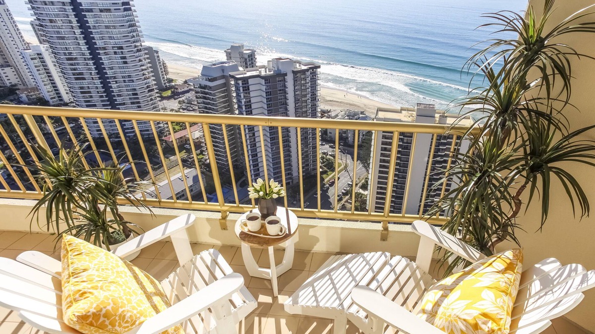 Main Beach Apartment | Gold Coast Amor'e luxury Sub Penthouse at Contessa