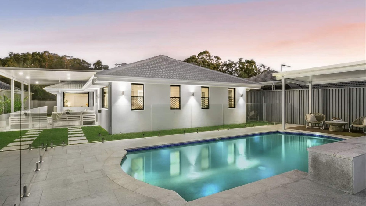 Burleigh Waters House | Gold Coast hotspot, close to beach
