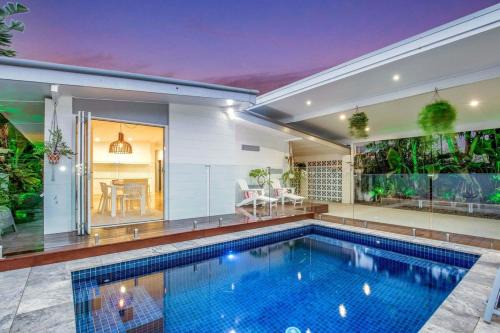 Miami House | Gold Coast-Miami Mid-Century Beach Home With Pool