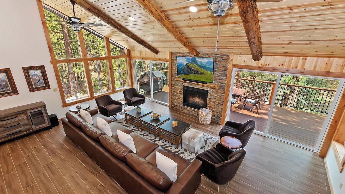 Eagle Mountain Estates Cabin | Gold Rush Lodge: Exceptional Location in Big Bear's Eagle Mountain Estates! Luxury 5 En Suite Bedrooms! EV Charger! Pet Friendly!