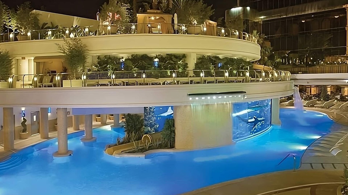 Sunrise Manor Hotel | Gold Tower - Refreshed King at Golden Nugget Las Vegas