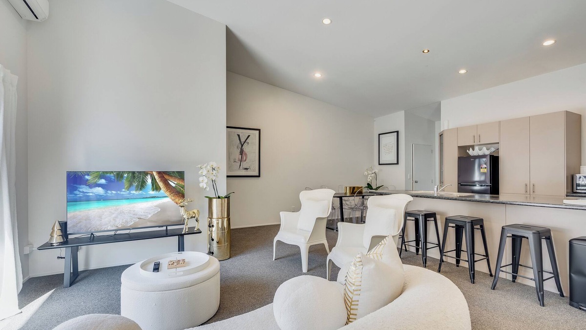 Mount Maunganui House | Golden 3-bedroom Retreat in beautiful Mount Maunganui with WiFi, AC