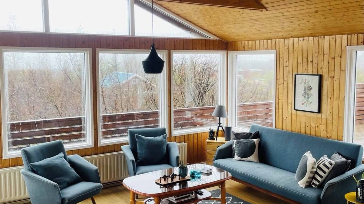 Blaskogabyggd Cabin | Golden Circle: Spacious & Cozy with a hot tub!n