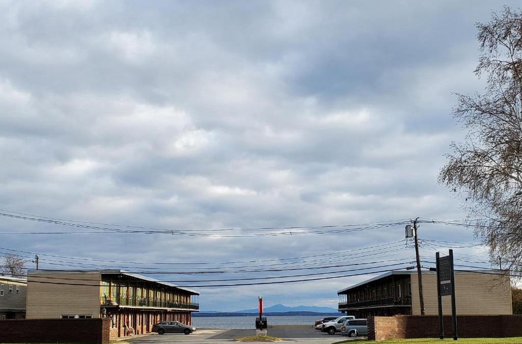 Plattsburgh Hotel | Golden Gate Lodging