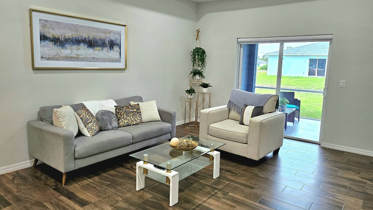 Westminister House | Golden Leaf is a property in which you will feel like home.