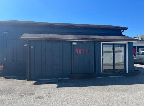 Blackwood Hotel | Golden Luck Motel
