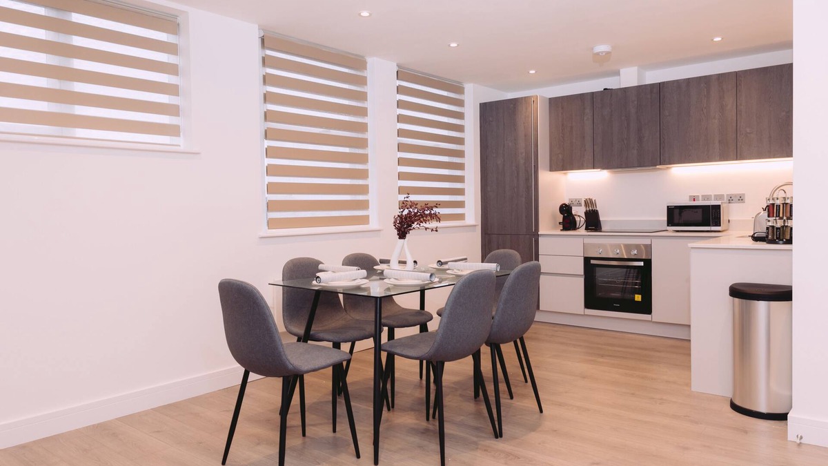 Golders Green Apartment | Golden Mansion