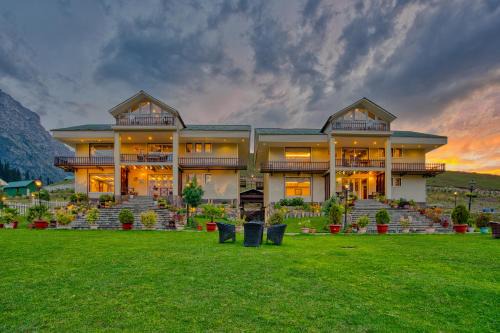 Sonamarg Hotel | Golden Meadows Hotels & Resorts