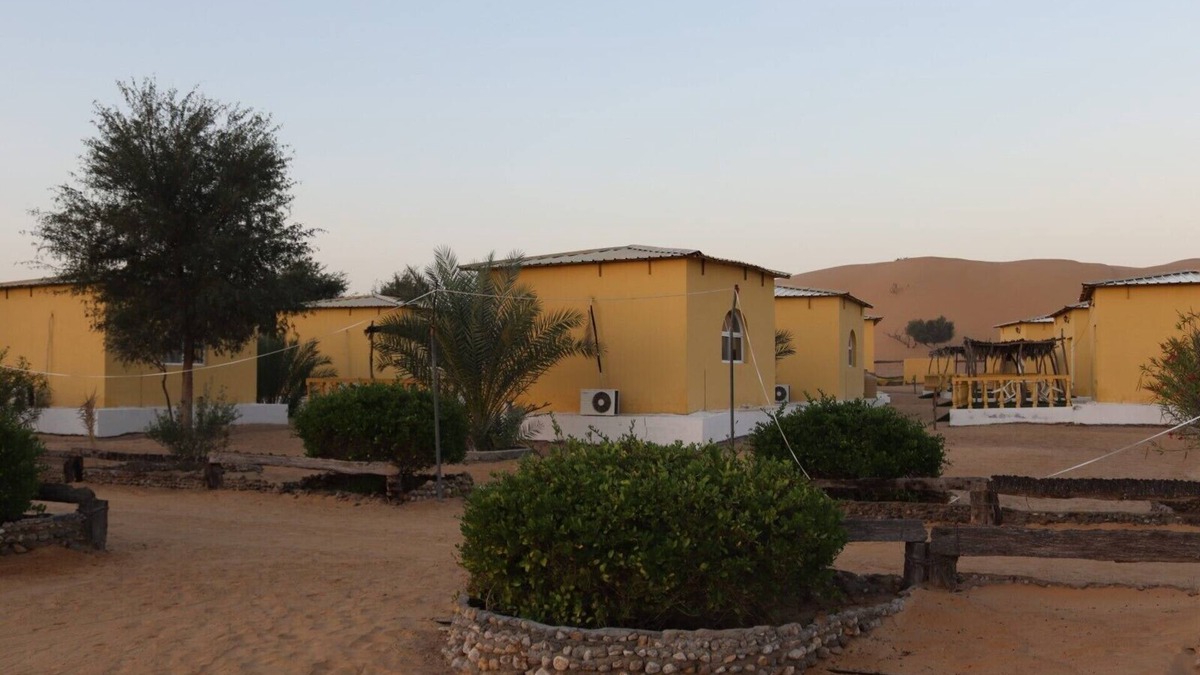 Jalan Bani Buhassan House | Golden Palm Oasis Deluxe Palm Twin Room