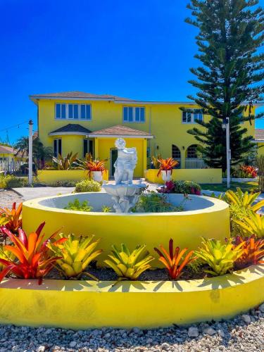 Westwind Bed & Breakfast | Golden Palms House