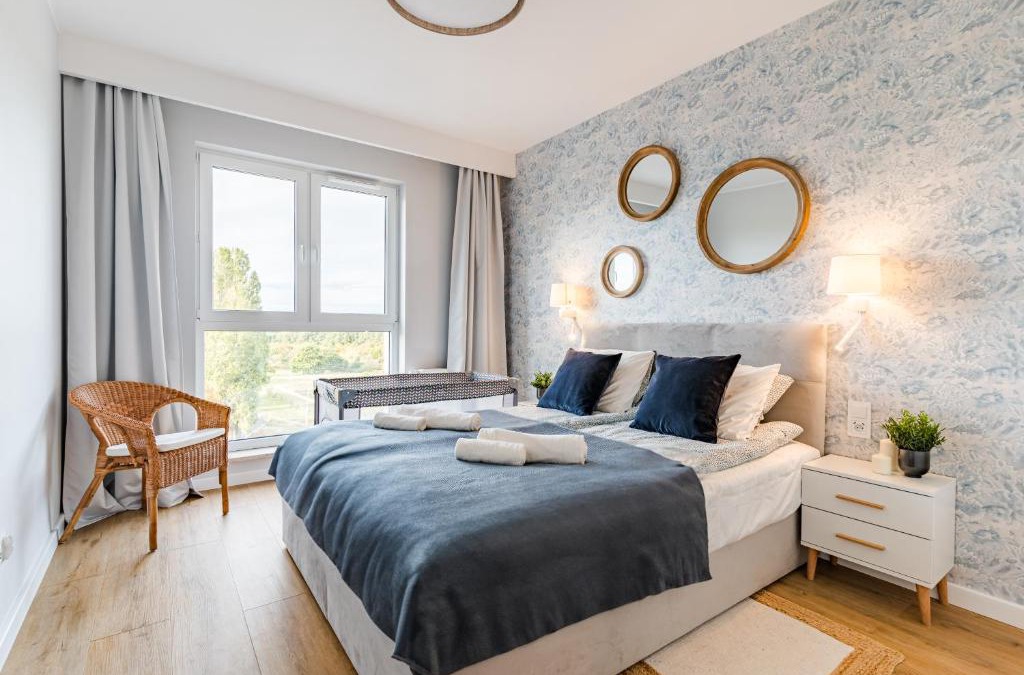 Przymorze Apartment | Golden Reagan by Aparo - Nowy Apartament, Winda, Łóżeczko Turystyczne, Plaża 500m, Balkon, 2 Sypialnie oraz Salon, Rowerownia, Biurko