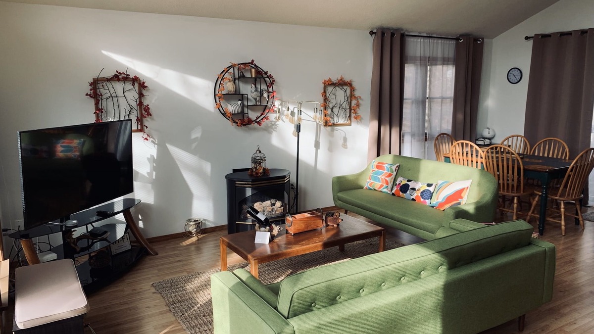 Bushkill House | Golden Retreat in Pocono SawCreek Estates