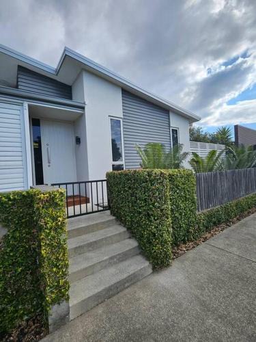 Papamoa Beach House | Golden Sands Beachside Cottage