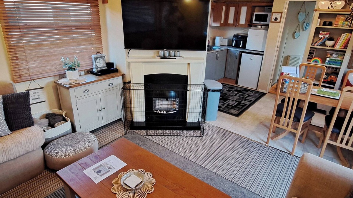 Kinmel Bay Cabin | Golden Sands Towyn Seaside Caravan - Sleeps 6