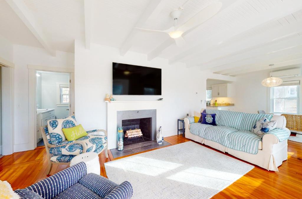 Buzzards Bay House | Golden Slumbers