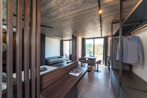 Petaloudes Apartment | Golden Sun Luxury Apartment Adults Only