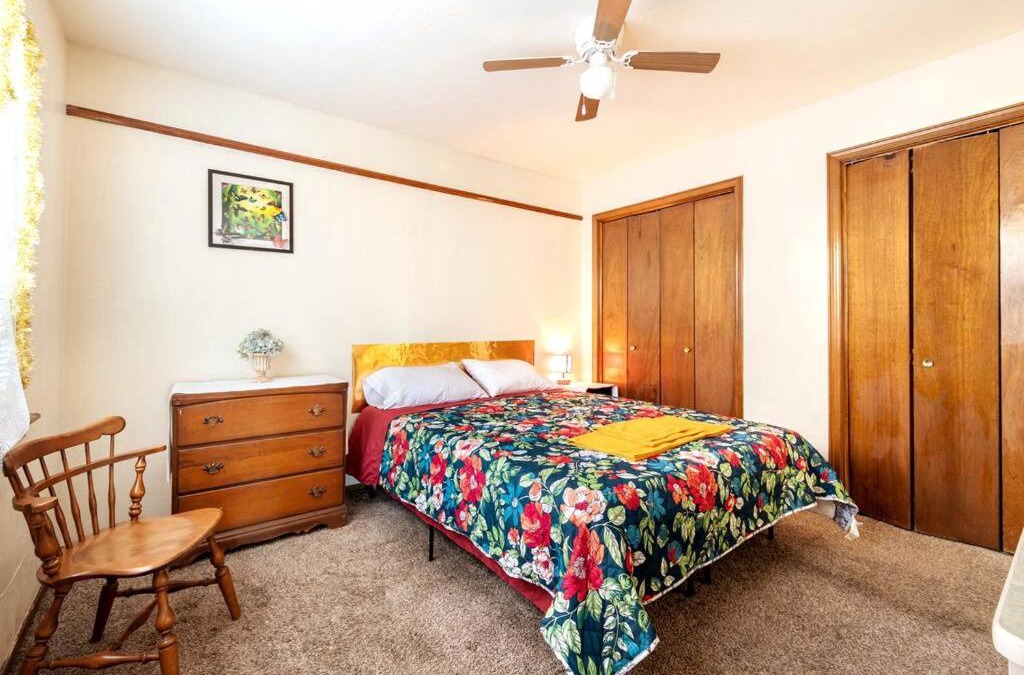 Lawton Apartment | Golden Sunflower's Apt C