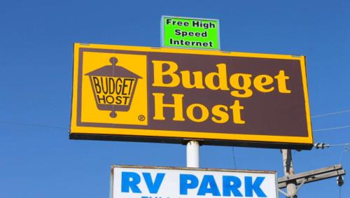 Junction City Hotel | Golden Wheat Budget Host Inn Junction City