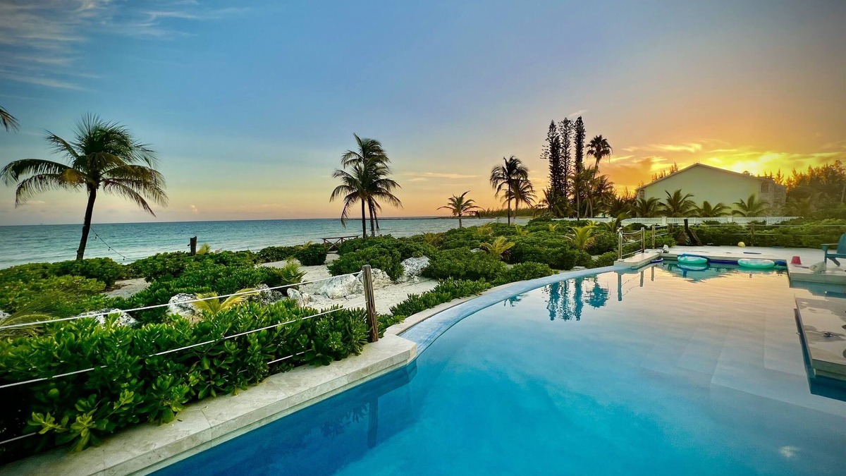Bahamas Terrace House | GoldenEye- Beach Villa With Dock