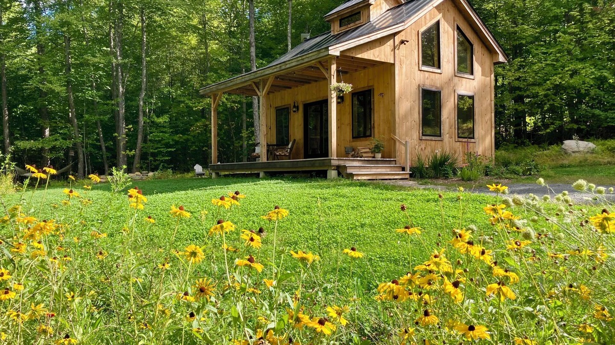 Townshend Cottage | Goldfinch Cottage: Modern Timber Frame on 5 Private Acres