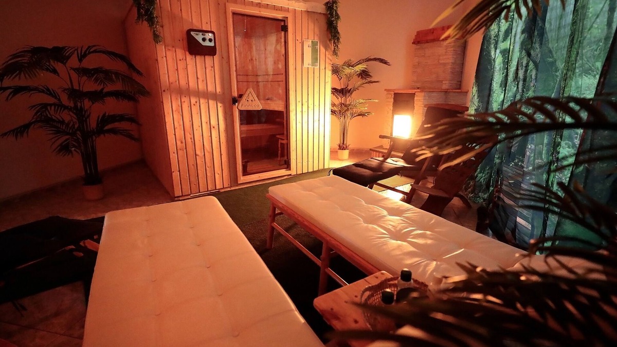 Andernach Villa | Goldhouse - sauna, whirlpool, Nintendo Switch, darts and much more.