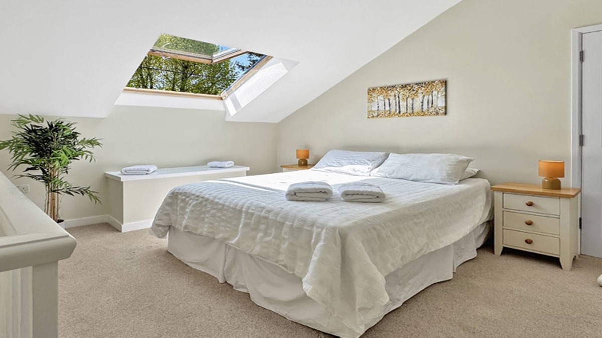 East Tisted Cottage | Goldridge - a cottage that sleeps 4 guests in 1 bedroom