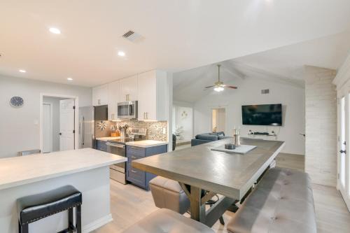 Barker House | Golf and Get Outside - Family Home in Houston!