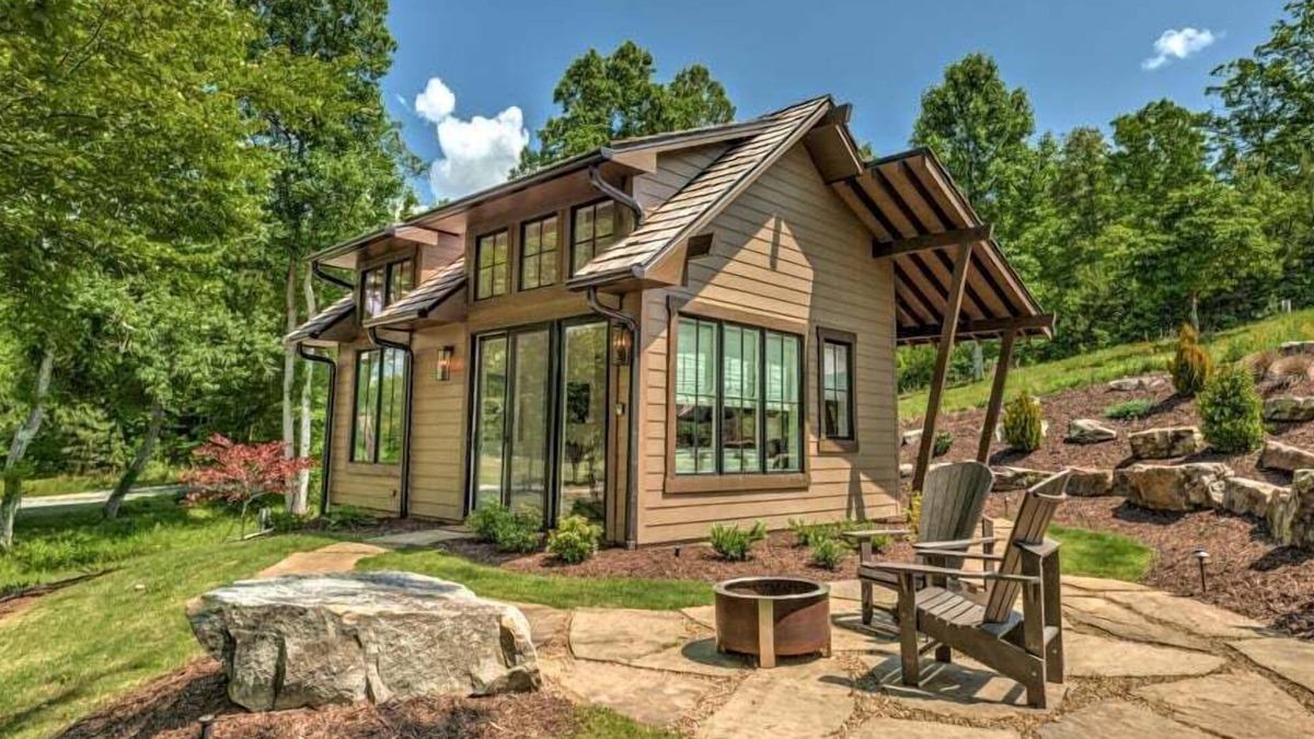 Mineral Bluff Cottage | Golf and Riverfront Cottage | King Bed | Group Availability