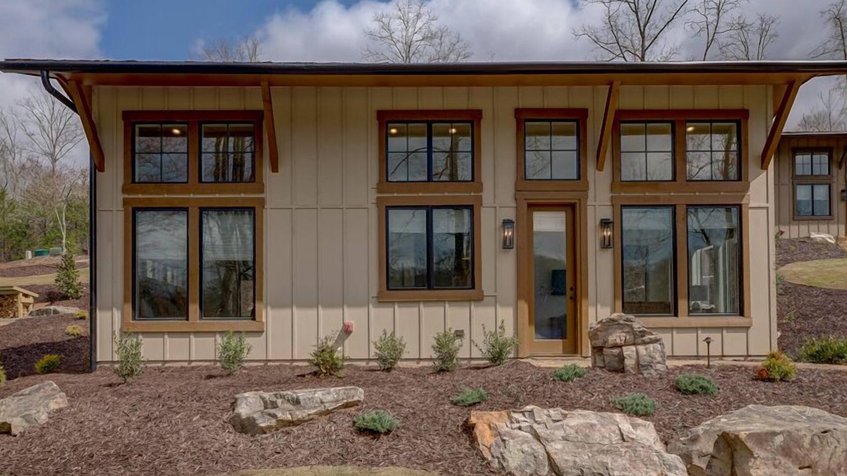 Mineral Bluff Cottage | Golf and Riverfront Cottage | King Bed | Group Availability
