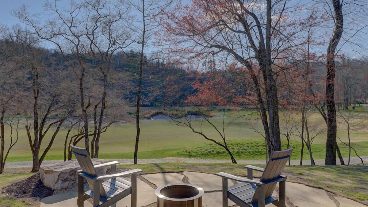 Mineral Bluff Cottage | Golf and Riverfront Cottage | King Bed | Group Availability