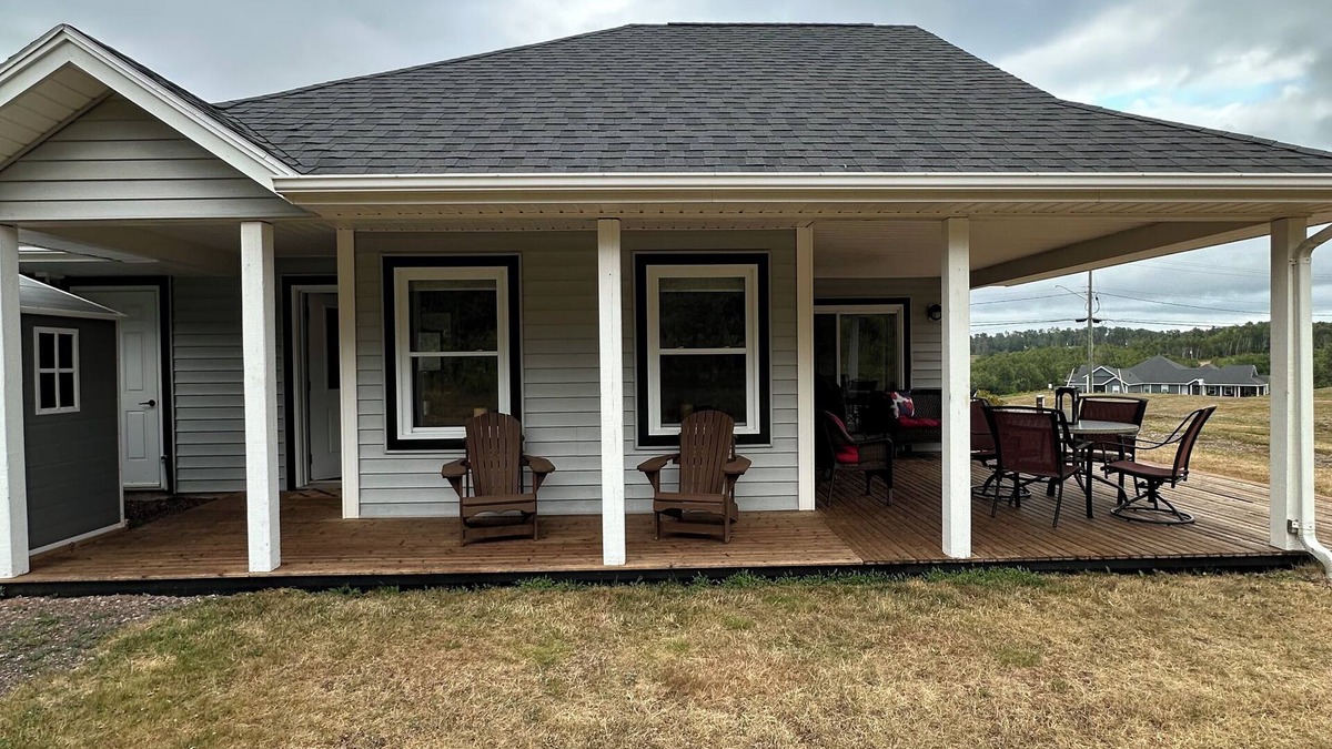 Stanley Bridge Condo | Golf, Beach & Great Local Eats! This condo unit is minutes is away from it all.