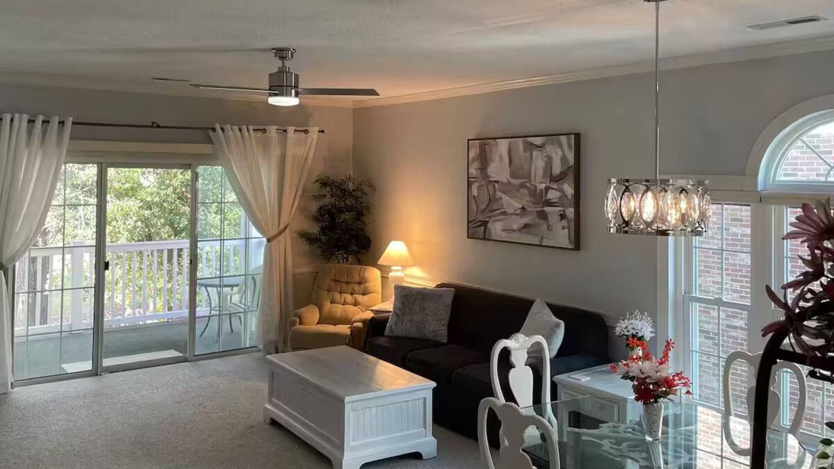 Socastee Condo | Golf/Beach Retreat in Charming 2-bedroom Condo in Delightful Myrtle Beach