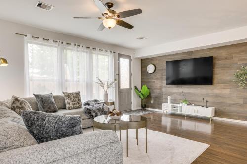 Katy House | Golf, Bike, Fish and More Family Getaway in Katy